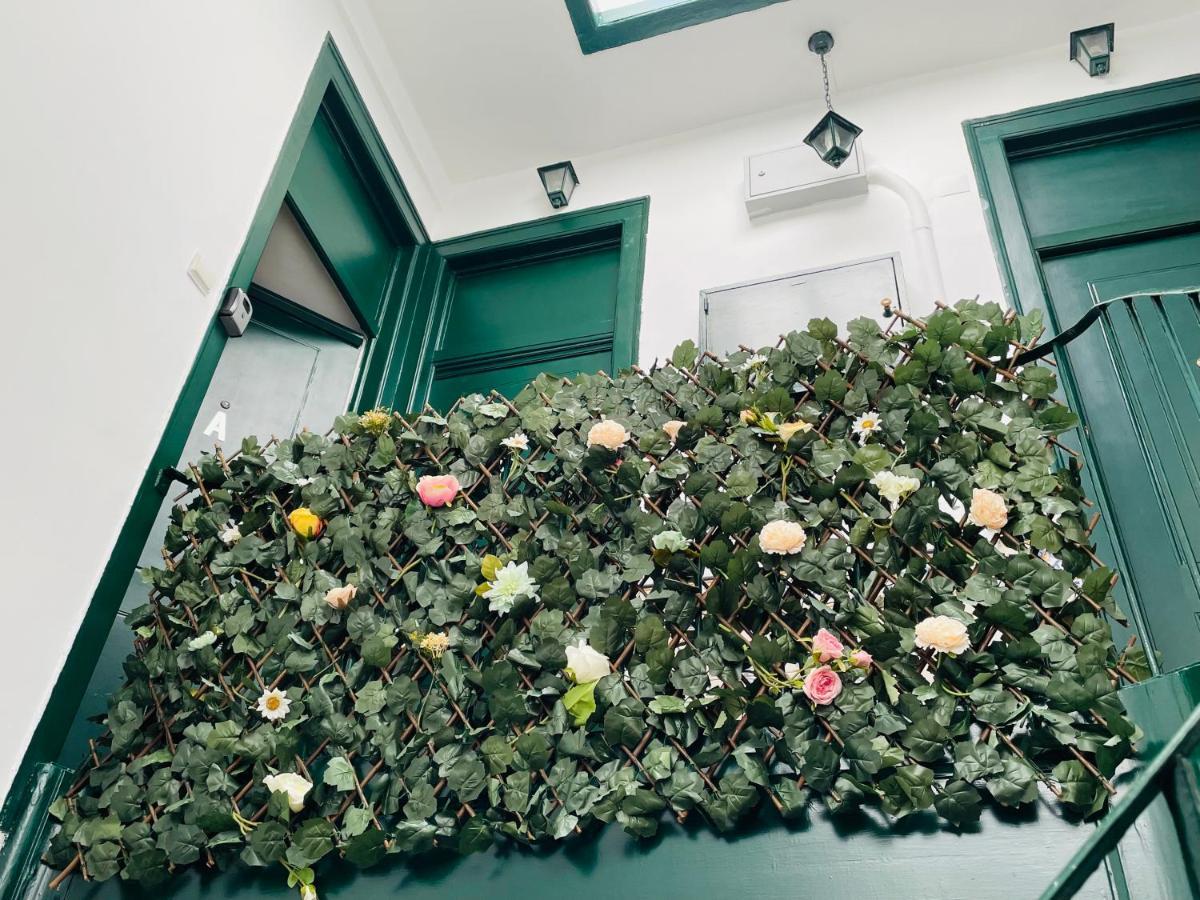 Casa das Férias Lisbona Esterno foto